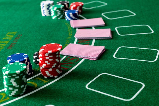 Live dealer gaming experience across multiple tables